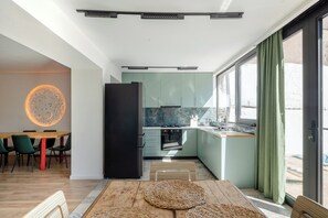 Private kitchen - Niabi 3BDR Villa with pool (Tbilisi)