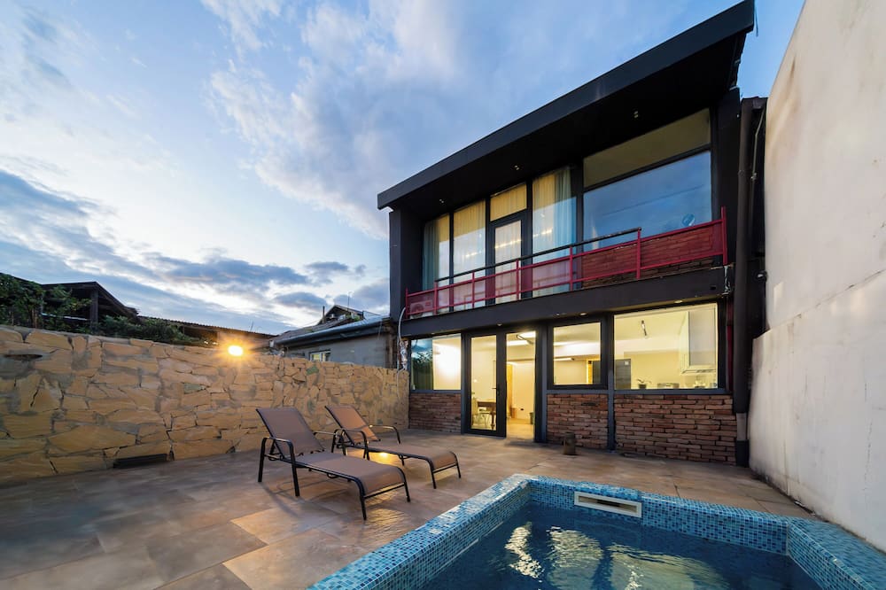 Niabi 3BDR Villa with pool