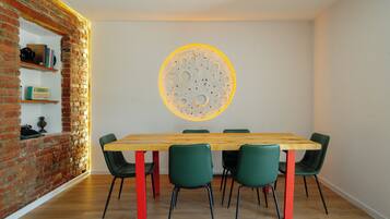 Comfort-Villa, 3Â Schlafzimmer, Veranda, Blick auf den Innenhof | Wohnbereich