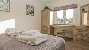 2 bedrooms, individually decorated, individually furnished, free WiFi