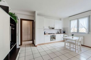 Fridge, microwave, toaster - Next to Como’s Historic Center (Lucia’s Home) (Como)