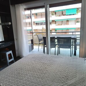 2 bedrooms, iron/ironing board, free WiFi, bed sheets - KATALIN (Lloret de Mar)