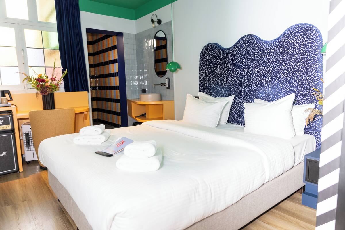 Habitación doble superior, vista a la ciudad | Caja de seguridad en la habitación y wifi gratis