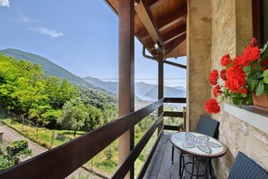 Property grounds - Room 'Stanza 1' with Mountain View, Wi-Fi and Air Conditioning (Marone)