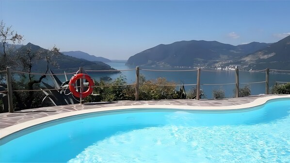 Pool - Room 'Stanza 1' with Mountain View, Wi-Fi and Air Conditioning (Marone)