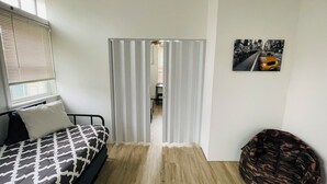 2 soverom, strykejern/-brett, wi-fi (inkludert) og sengetøy