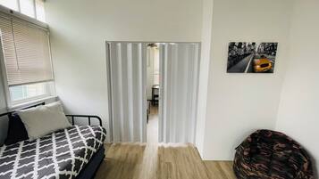 2 bedrooms, iron/ironing board, free WiFi, bed sheets