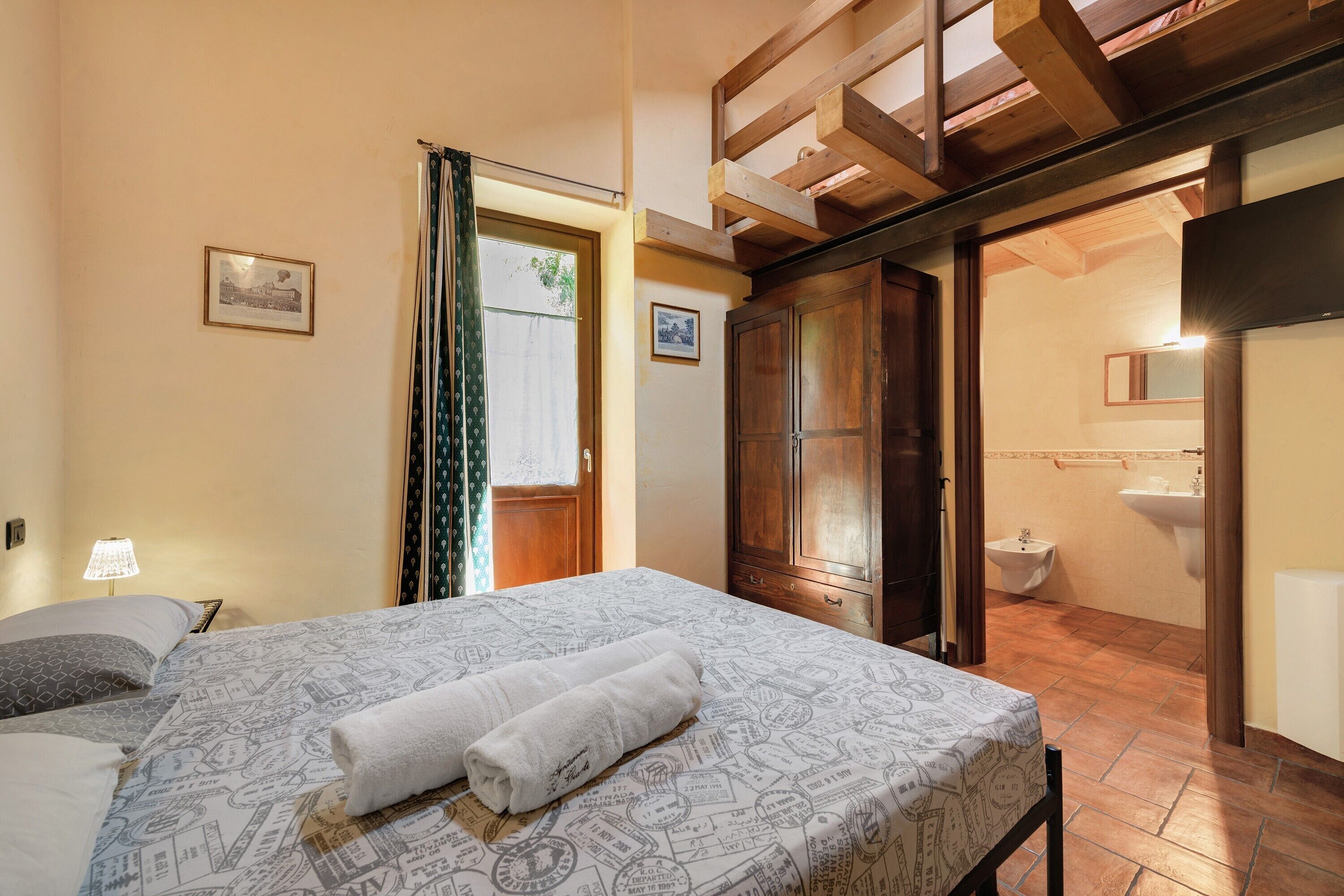 1 bedroom, WiFi, bed sheets