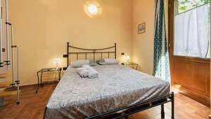 Room - Room 'Stanza 4' with Mountain View, Wi-Fi and Air Conditioning (Marone)