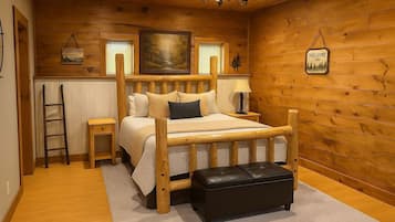 Een bureau, een strijkplank/strijkijzer, wifi, beddengoed