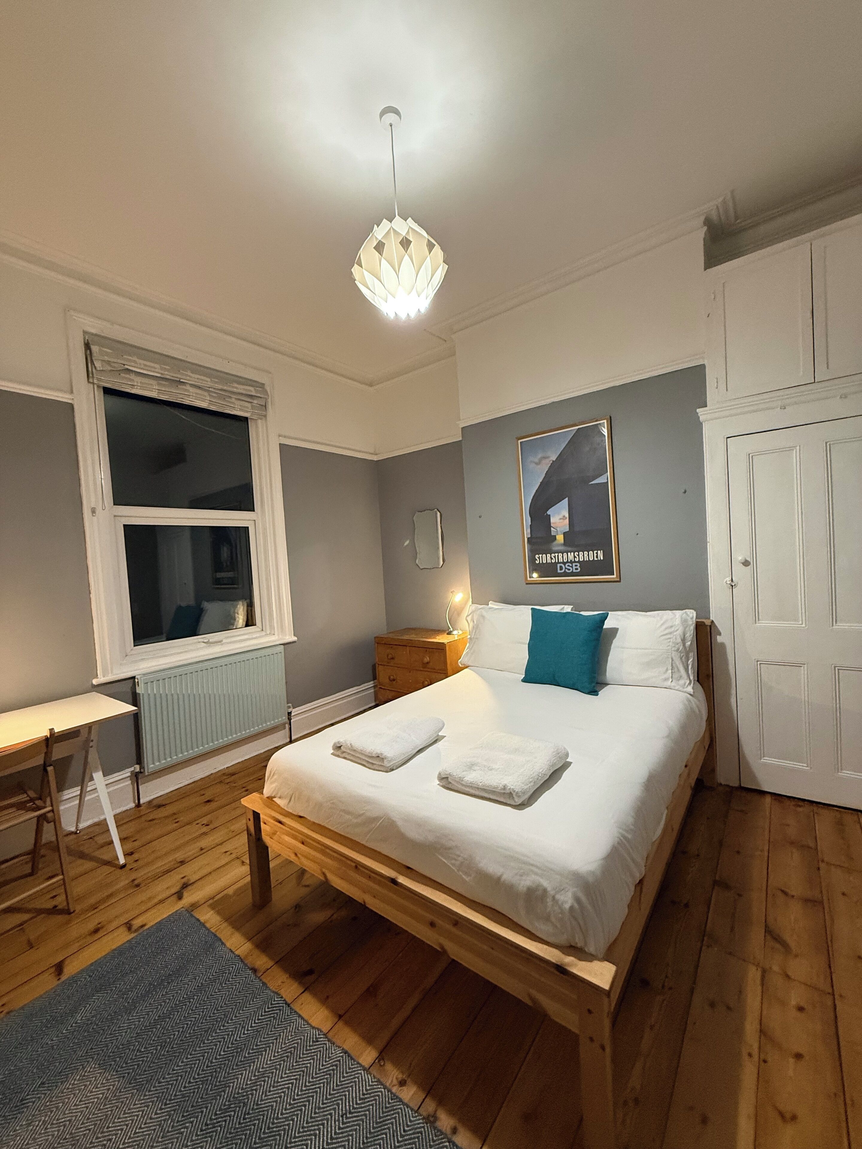 6 chambres, fer et planche à repasser, Wi-Fi, draps fournis