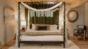 10 bedrooms, desk, iron/ironing board, travel crib