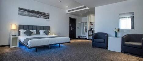 Chambre Double | Bureau, espace de travail pour ordinateur portable