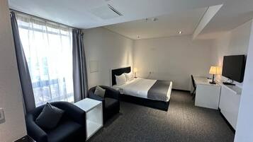 Double Room | Desk, laptop workspace, iron/ironing board