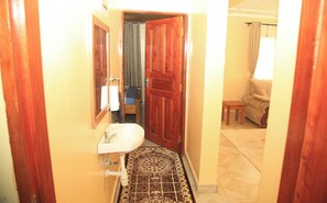 مجففات شعر، مراحيض شطف، مناشف، صابون