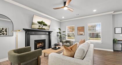 Basecamp - 3 miles to DT