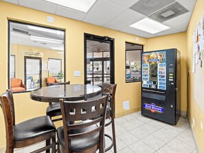 تناول الطعام