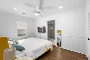 2 habitaciones, escritorio, tabla de planchar con plancha y wifi 