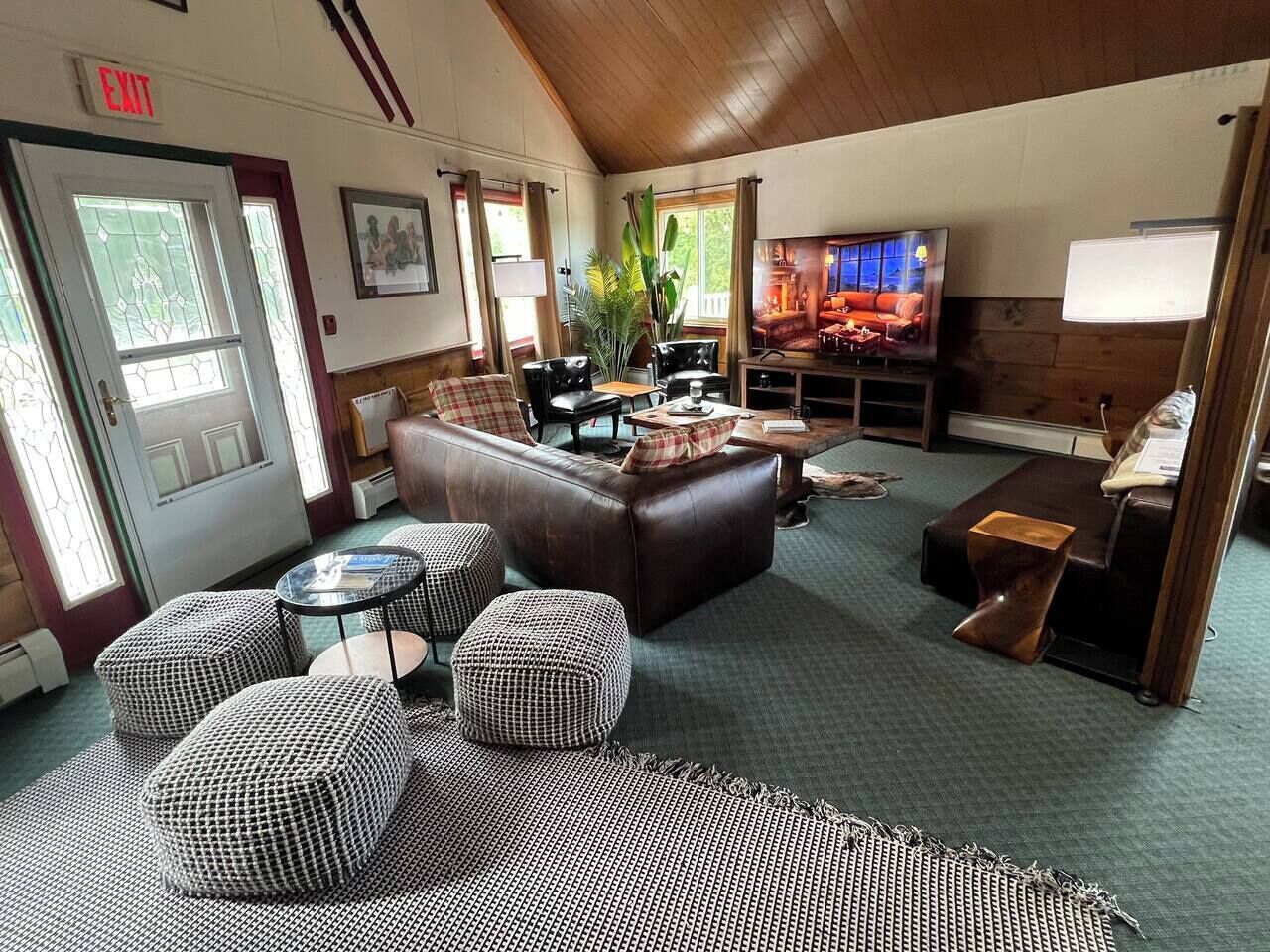 Télévision, cheminée