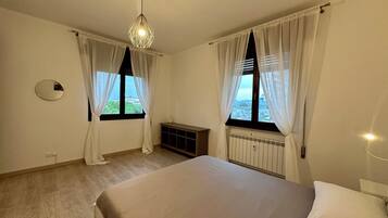 2 chambres, fer et planche Ă repasser, Wi-Fi, draps fournis