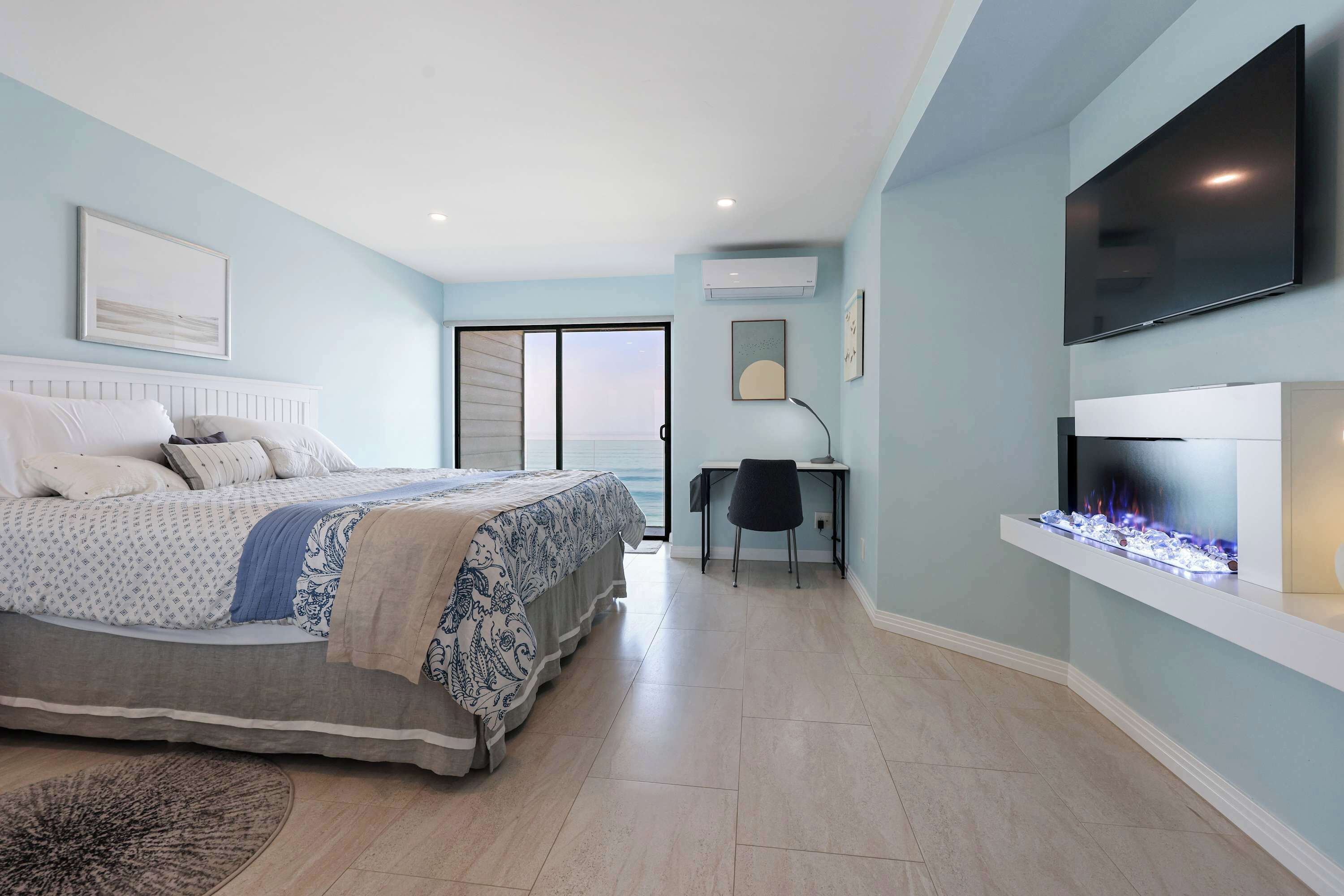 2 bedrooms, desk, iron/ironing board, travel crib