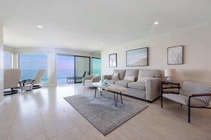 TV - Panoramic Beach | Pool, Spa, Pickleball, Coffee Shops (Solana Beach)