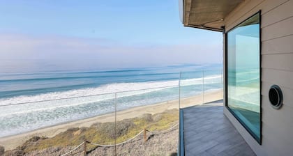 Panoramic Beach | Pool, Spa, Pickleball, Coffee Shops