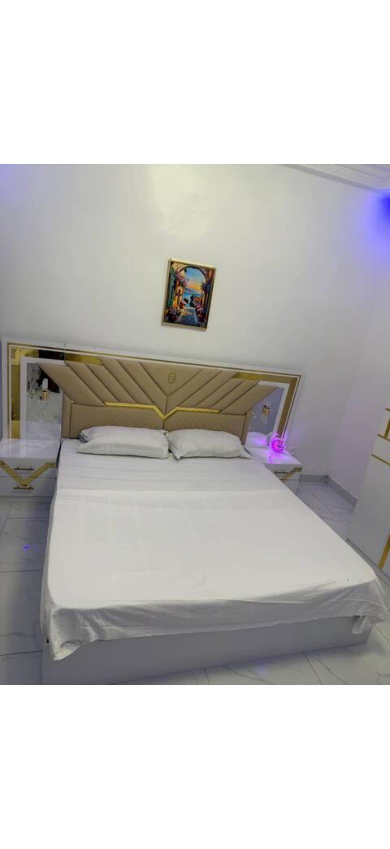 2 bedrooms, internet, bed sheets