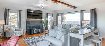 Hilltop House at Busch Mt- Stunning Views!