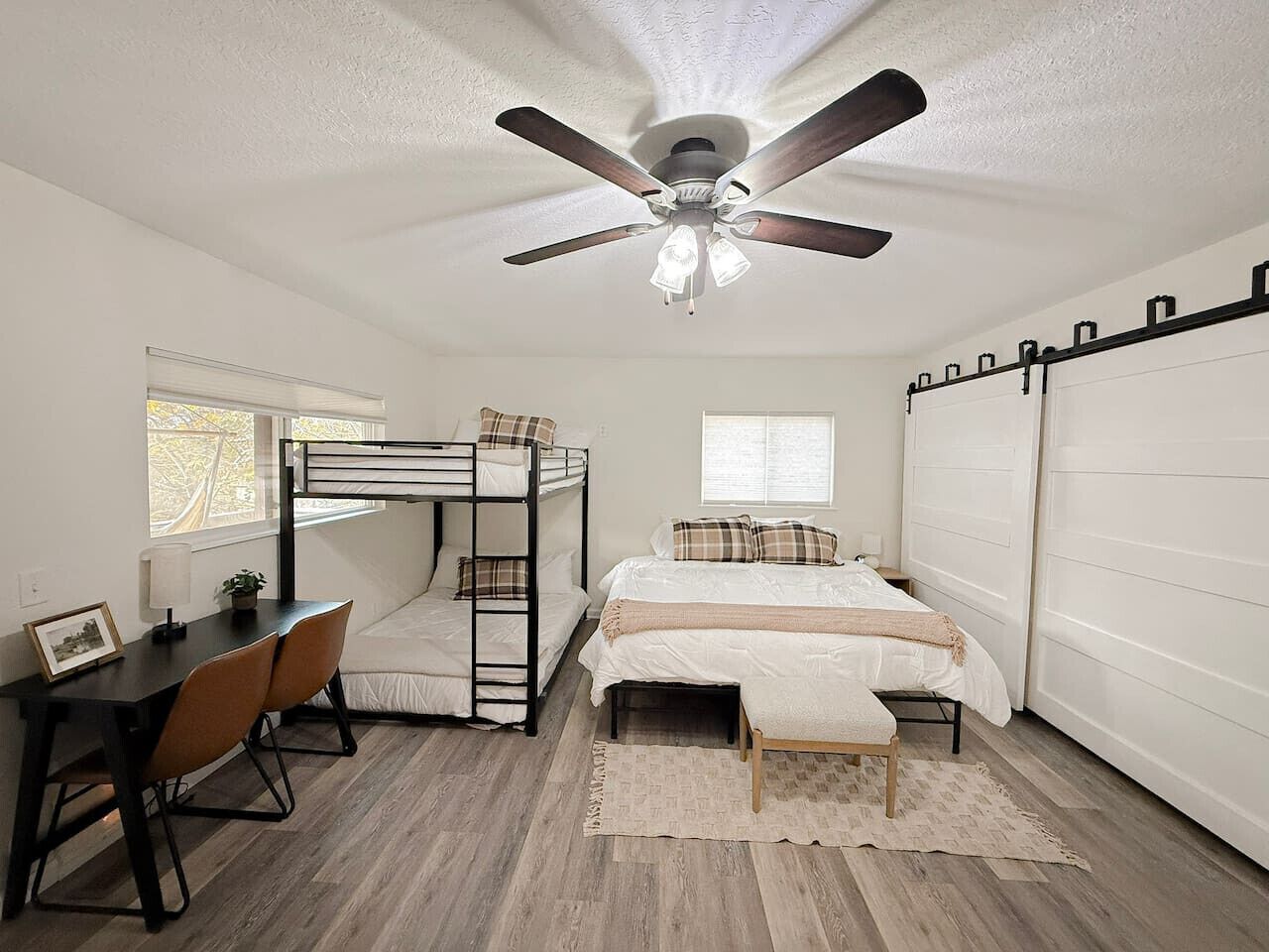 2 bedrooms, desk, iron/ironing board, travel cot