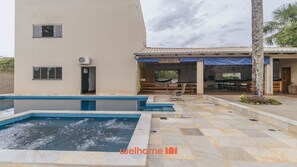 Pool - Casa em Caldas Novas com Piscina Aquecida e Lago (Caldas Novas)