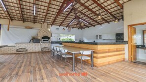 Outdoor dining - Casa em Caldas Novas com Piscina Aquecida e Lago (Caldas Novas)
