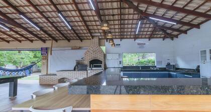Casa em Caldas Novas com Piscina Aquecida e Lago