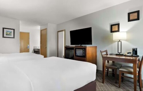 Family-Friendly Joliet Stay with Pool, Breakfast & Easy Access to Route 66