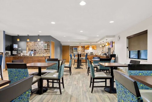 2 Modern Comfort Inns Joliet—Close to I-55, Harrah’s Casino & Great Dining Spots
