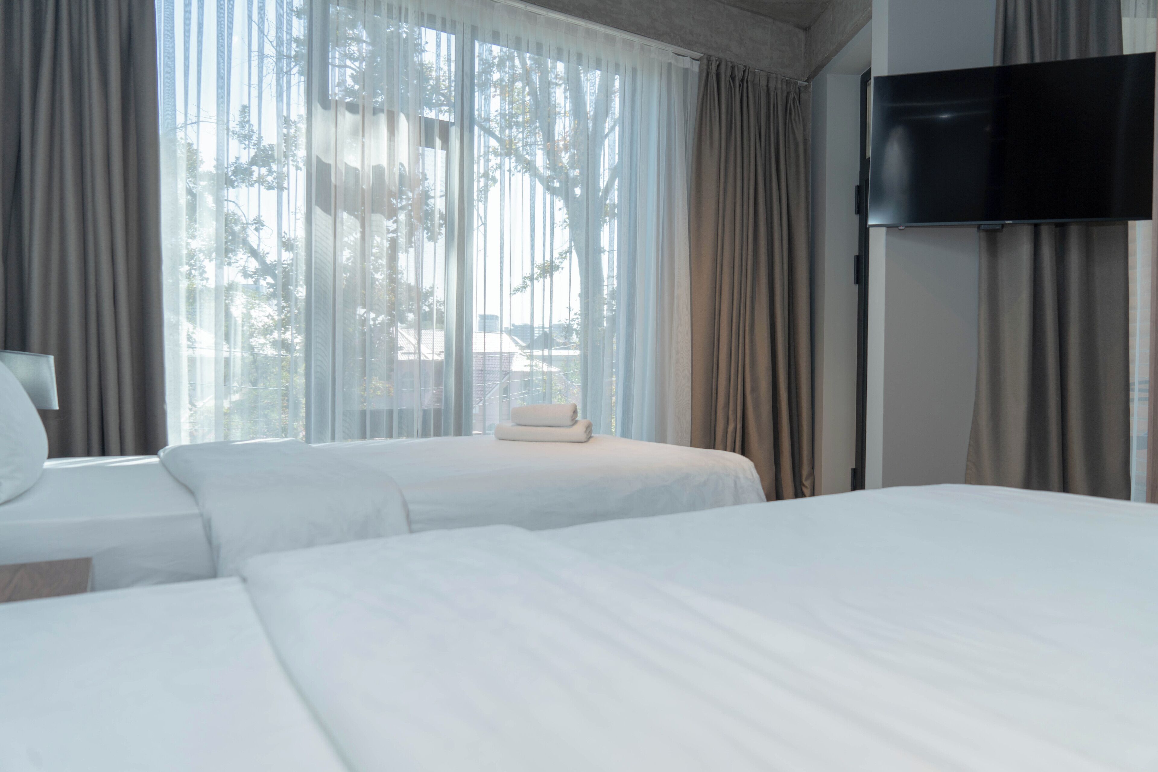 Twin Room, Balcony, City View | Free WiFi