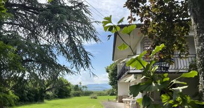 Villa 'Le Perthuis' with Mountain View, Shared Terrace and Wi-Fi