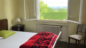 4 Schlafzimmer, Bügeleisen/Bügelbrett, WLAN