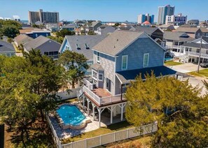 Exterior - Marsh Front Beach Home-4BR-Pool, Putting Green, Game Room-Pet Friendly-Sleeps 15 (North Myrtle Beach)