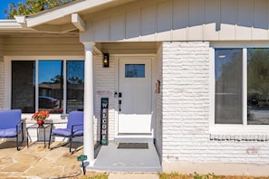 Exterior detail - Modern mid-century casita centrally located (San Antonio)