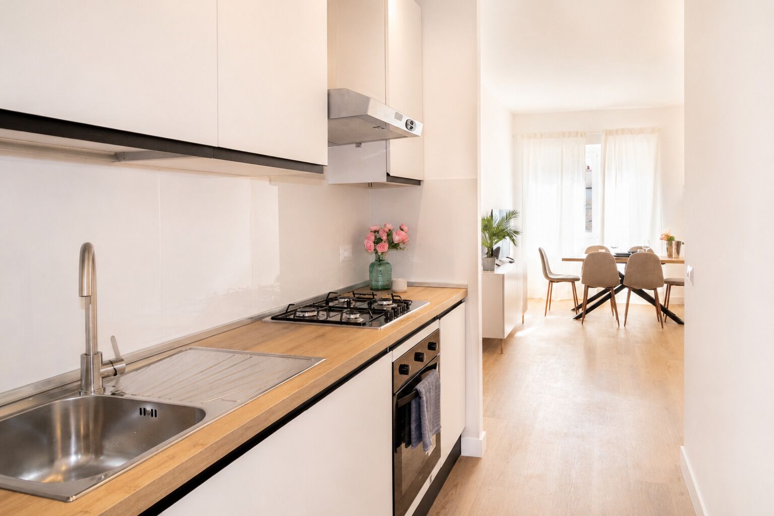 Oven, stovetop, coffee/tea maker, highchair