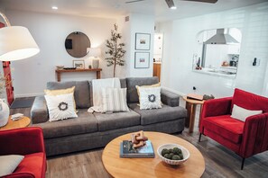 Smart TV - Old Town Retreat • Walkable • Renovated • Firepit • Camelback Views • Yard (Scottsdale)