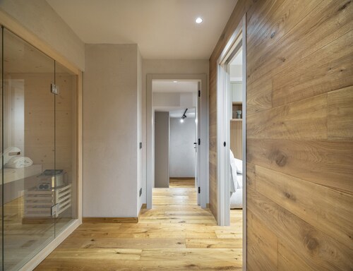 Cademai Alpenglow Chalet with Sauna R&R