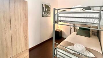 Laptop workspace, iron/ironing board, free WiFi