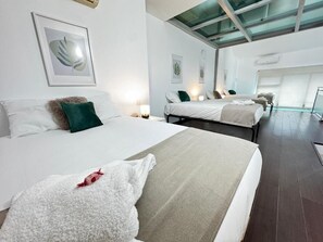 Laptop workspace, iron/ironing board, free WiFi