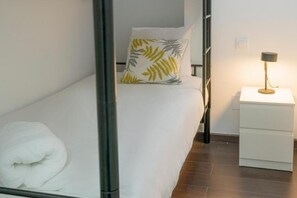 Laptop workspace, iron/ironing board, free WiFi