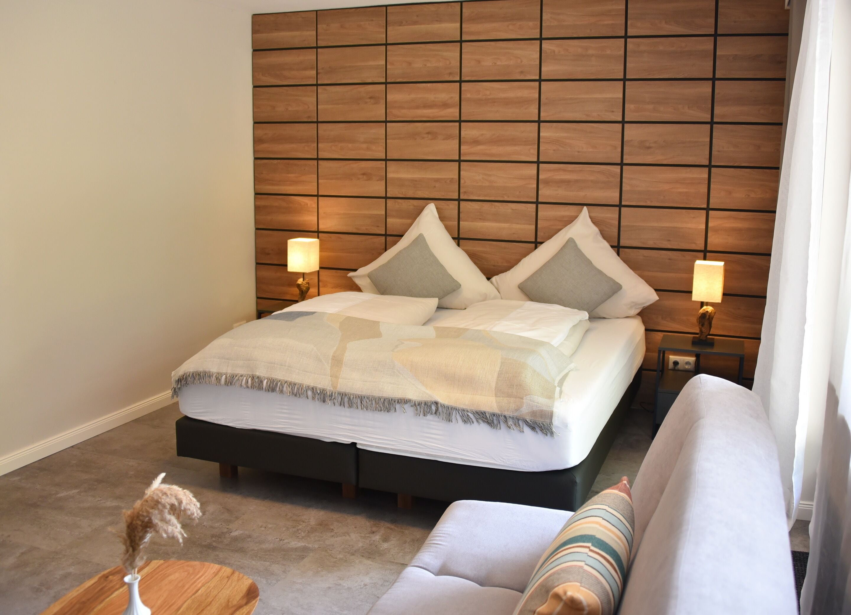 Deluxe Triple Room | Blackout drapes, iron/ironing board, free WiFi