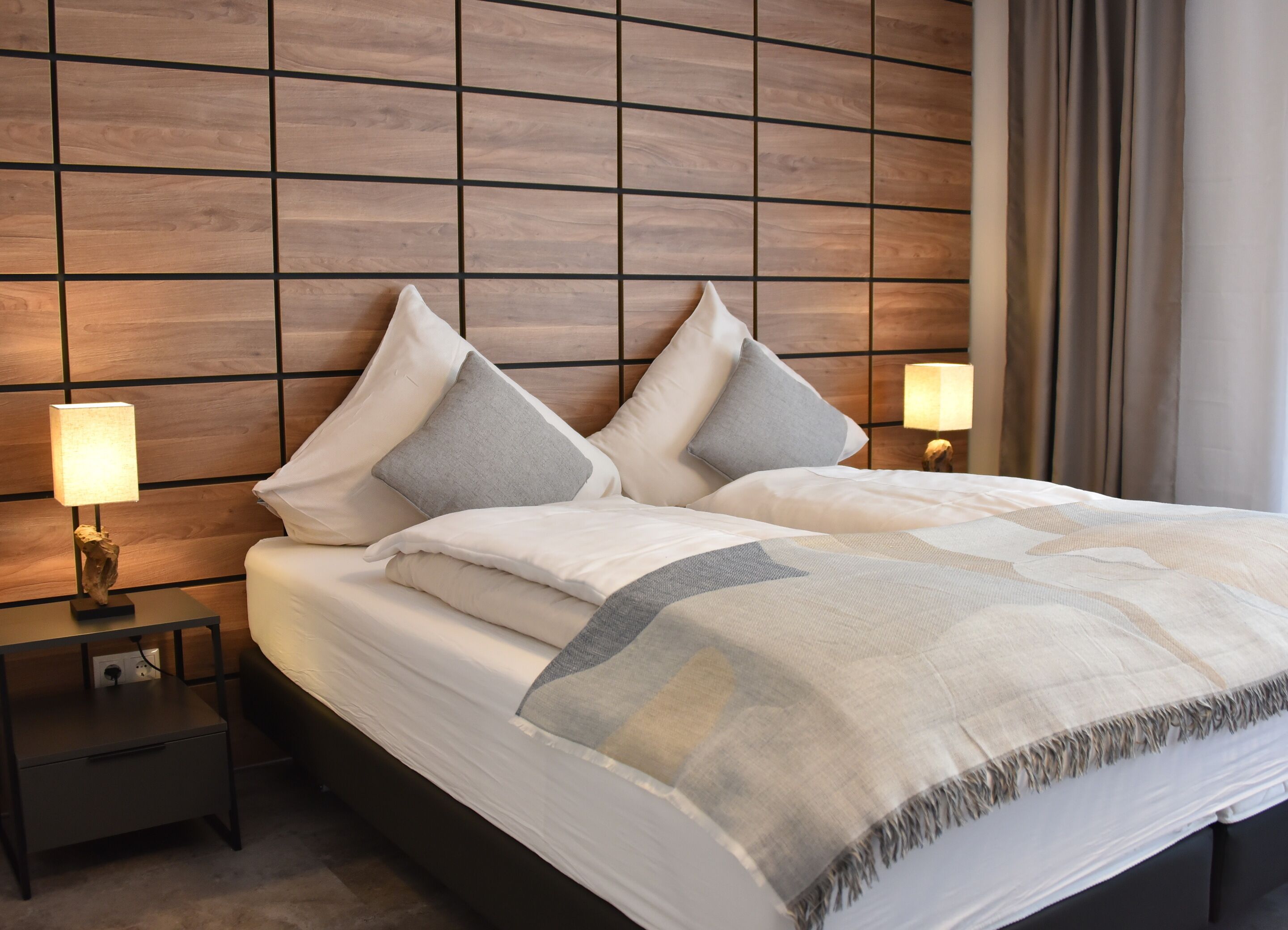 Deluxe-Dreibettzimmer | Verdunkelungsvorhänge, Bügeleisen/Bügelbrett, kostenloses WLAN