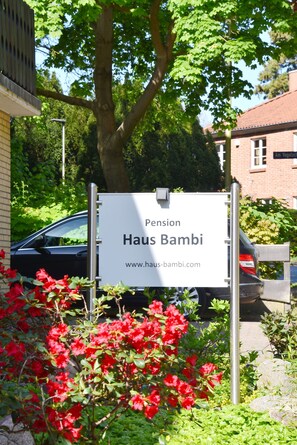 Habitación triple Deluxe | Entrada de la propiedad