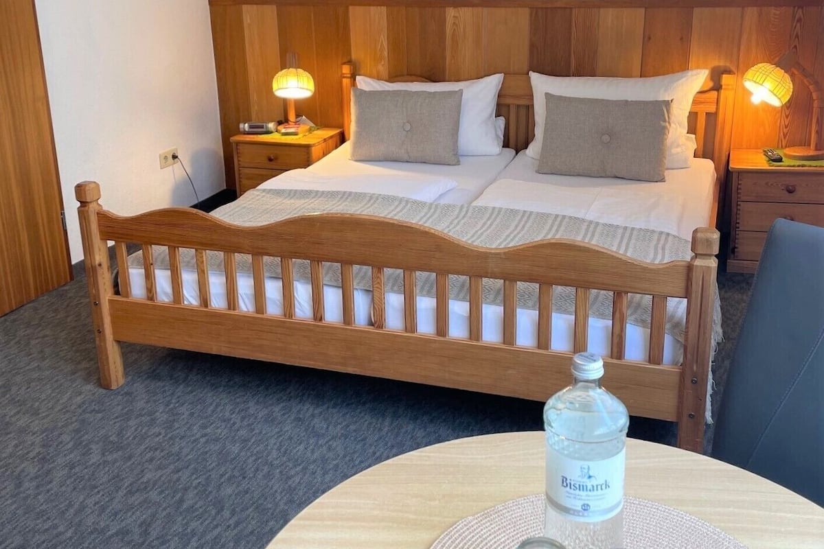 Comfort Double Room, Private Bathroom | Blackout curtains, iron/ironing board, free WiFi